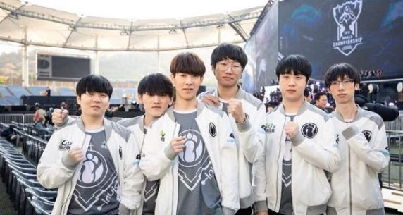 ThunderTalk Gaming 战胜 Weibo Gaming ， Top Esports 击败 JD Gaming 于 LPL 分裂 2 2025