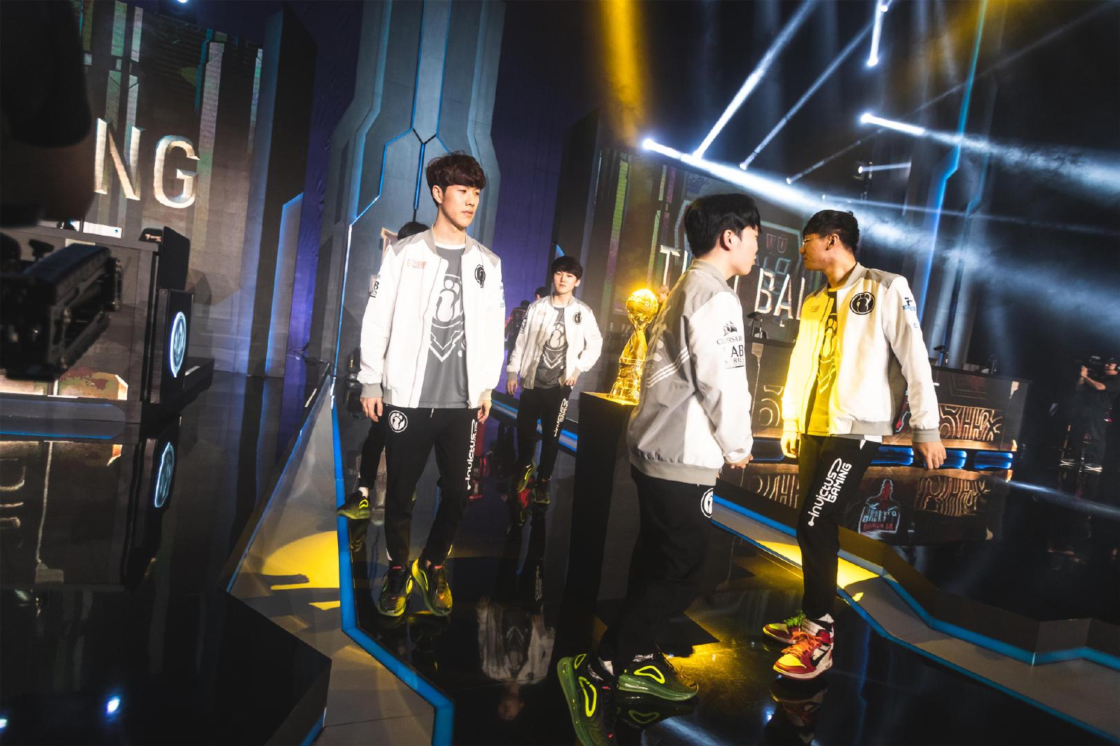 LEC比赛G2击败MSF，并成为首个锁定S12席位的队伍