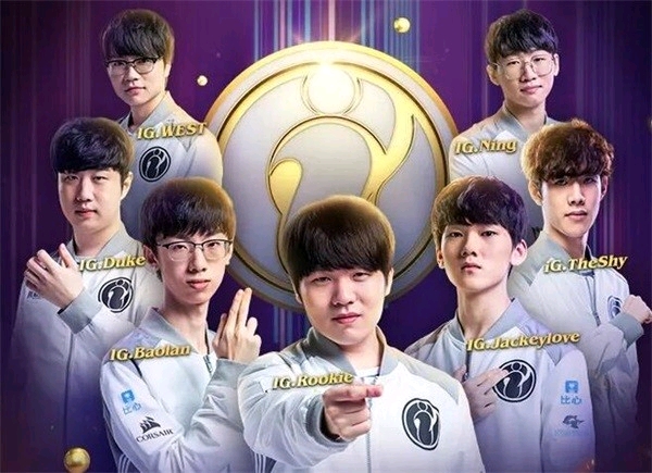 Topsports发布了人员变动公告：在选秀中选中了四名选手：沈电、小悠、瓜瓜和胖球