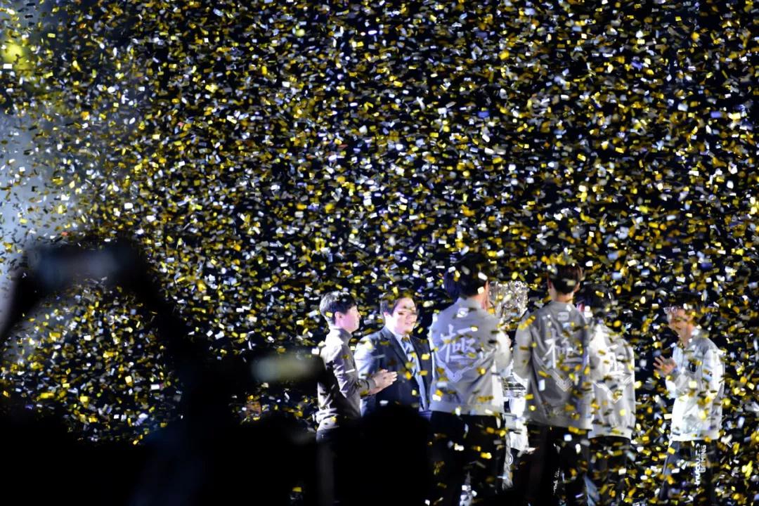 LEC VIT下路选手Carzzy下赛季或将回老东家MAD